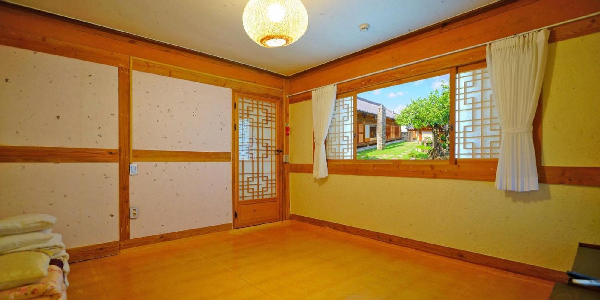 Hanok Gotaek Goeul Jeonju Luaran gambar