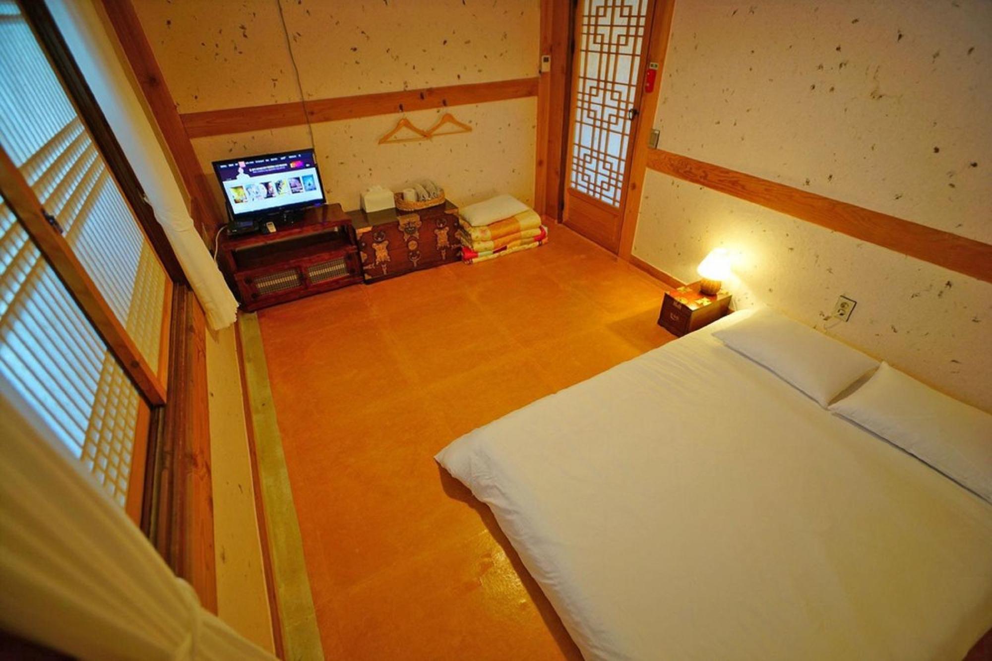 Hanok Gotaek Goeul Jeonju Luaran gambar