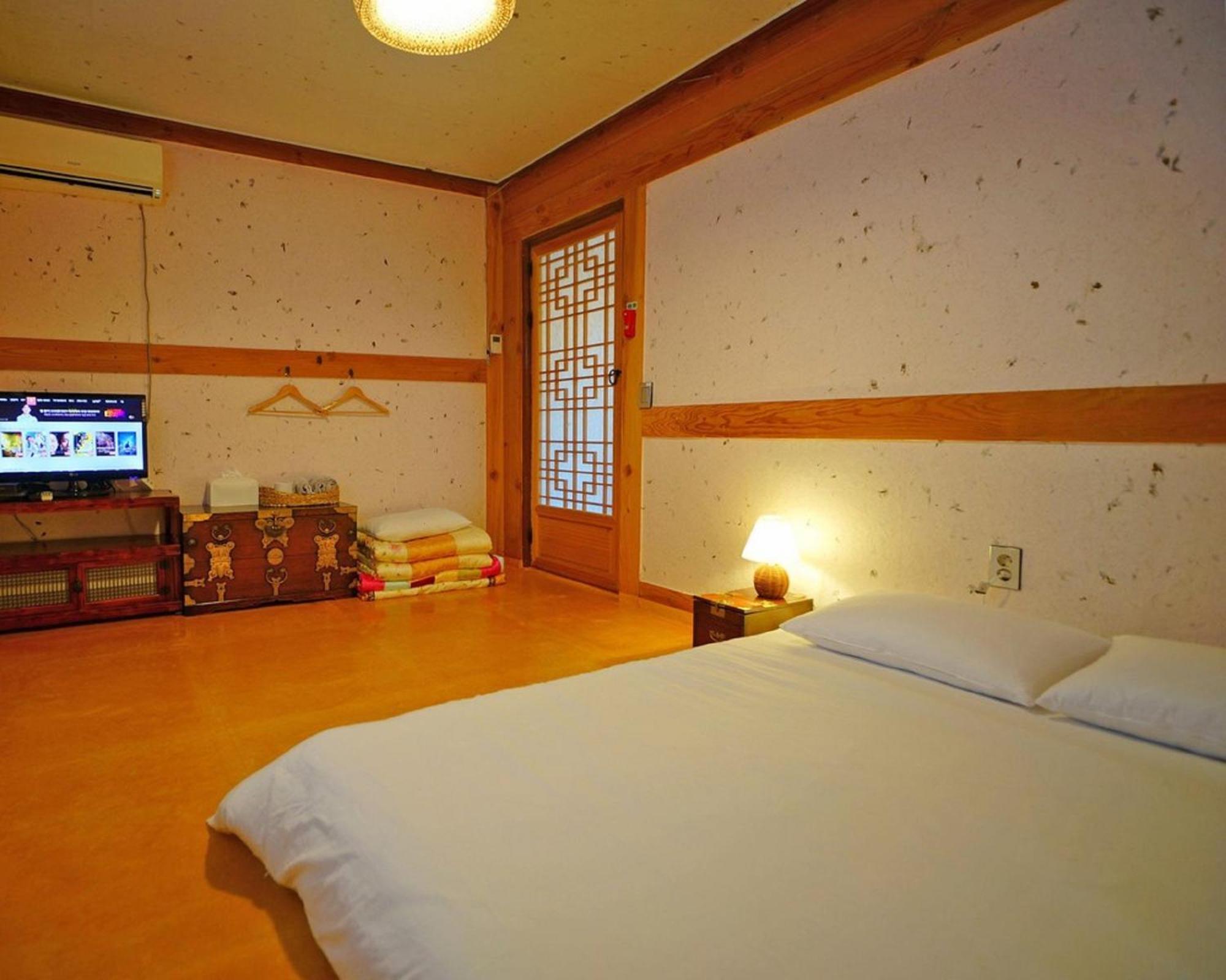 Hanok Gotaek Goeul Jeonju Luaran gambar