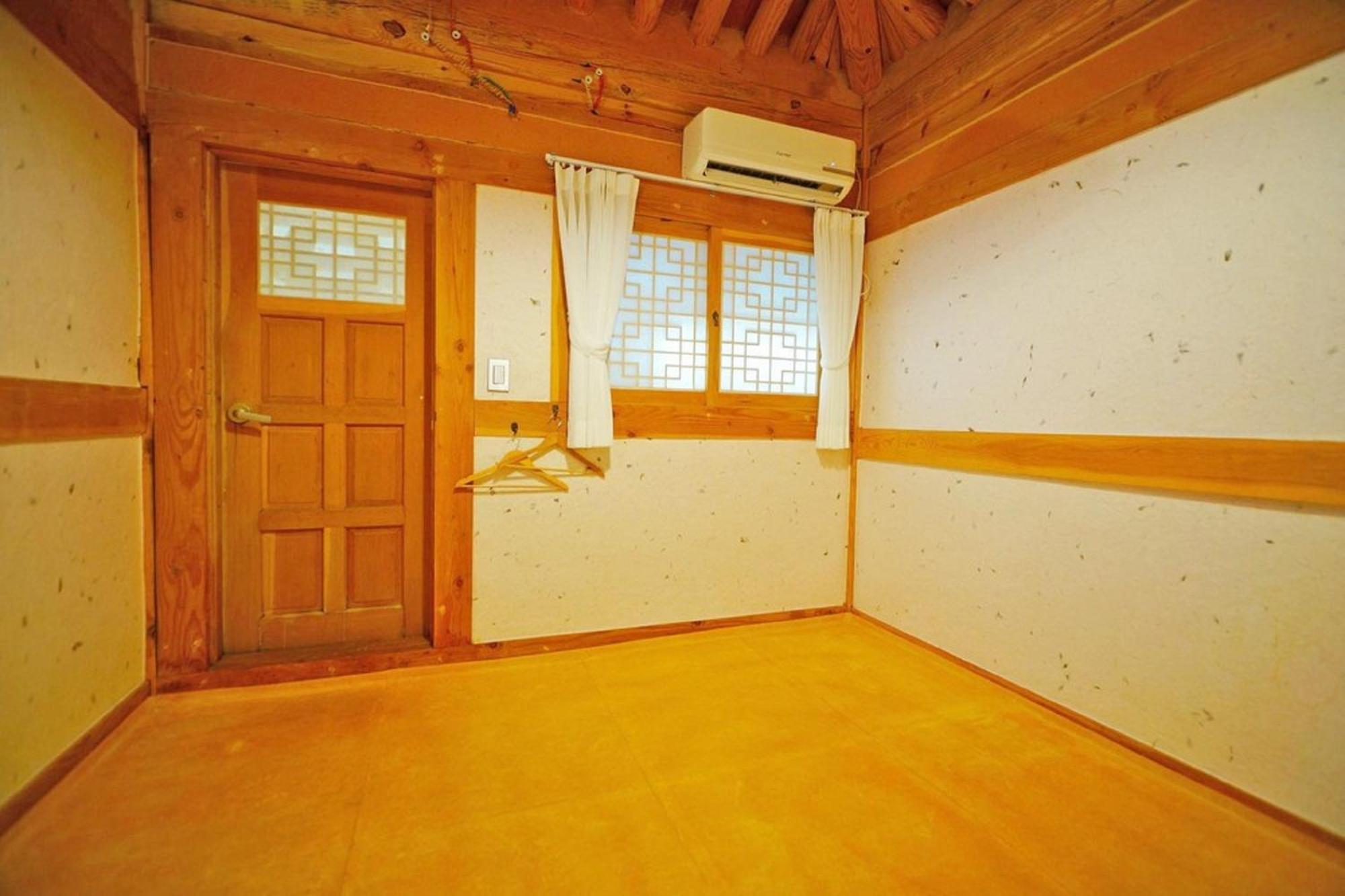 Hanok Gotaek Goeul Jeonju Luaran gambar