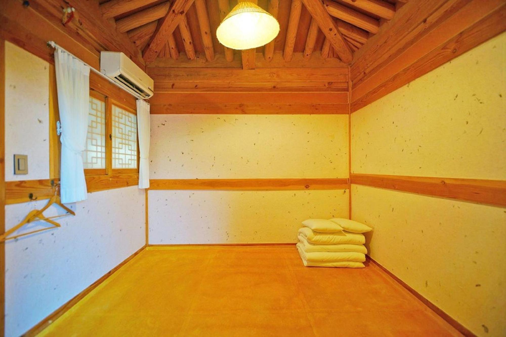 Hanok Gotaek Goeul Jeonju Luaran gambar