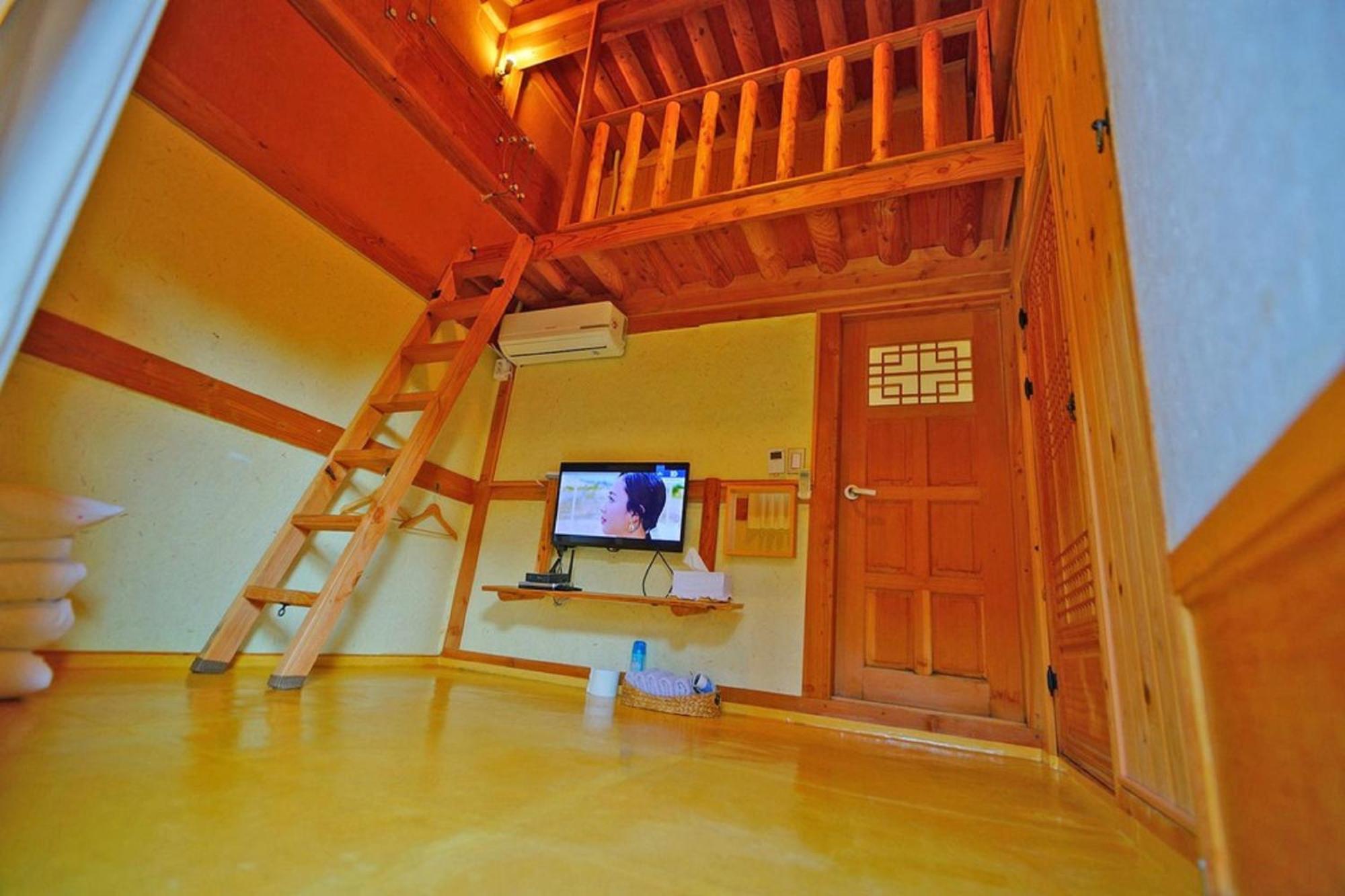 Hanok Gotaek Goeul Jeonju Luaran gambar