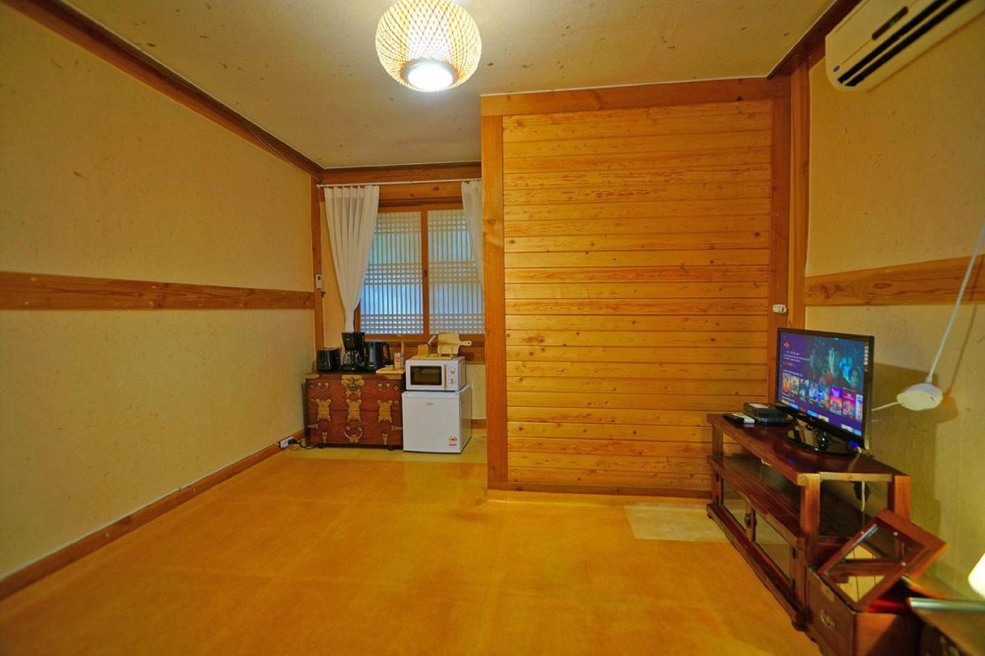 Hanok Gotaek Goeul Jeonju Luaran gambar