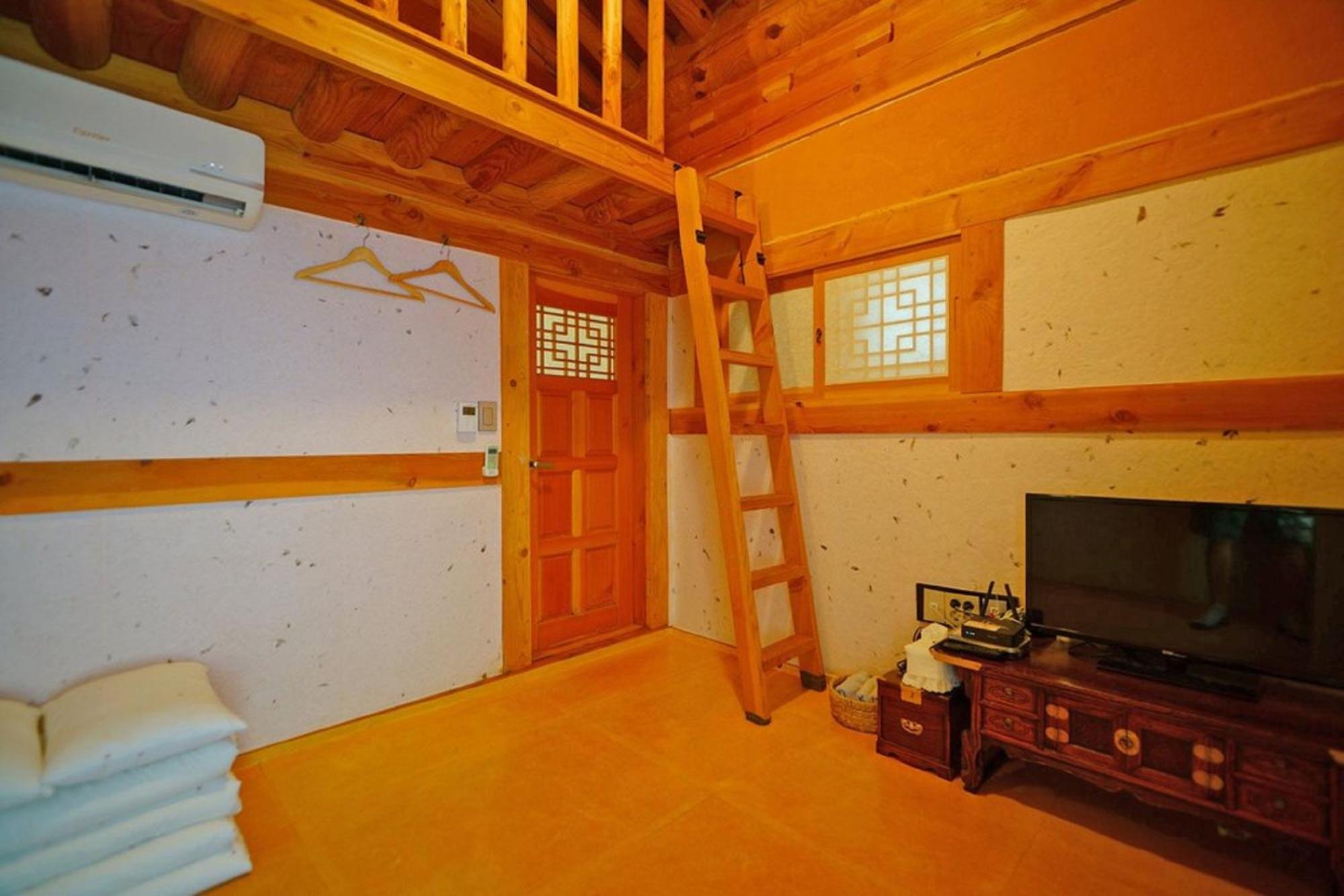 Hanok Gotaek Goeul Jeonju Luaran gambar