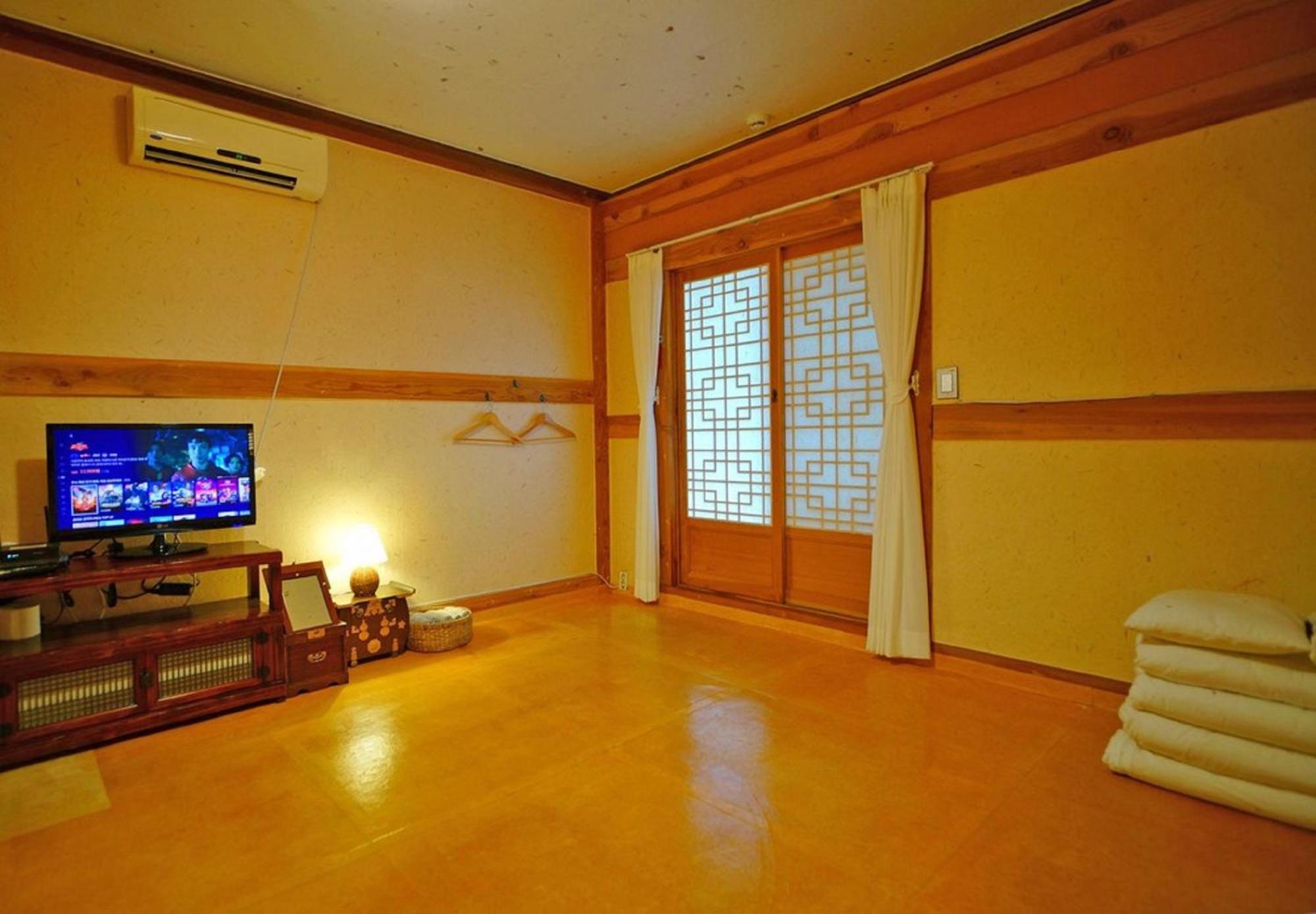 Hanok Gotaek Goeul Jeonju Luaran gambar