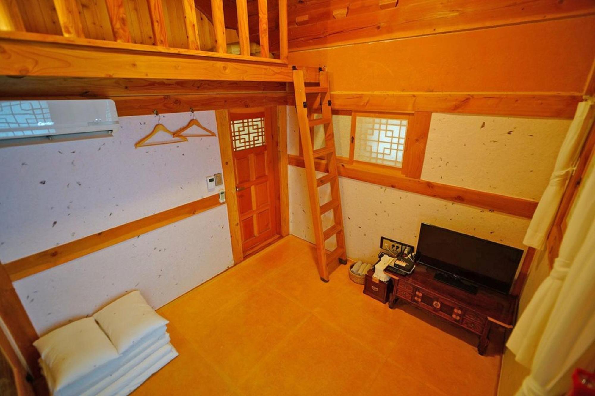 Hanok Gotaek Goeul Jeonju Luaran gambar