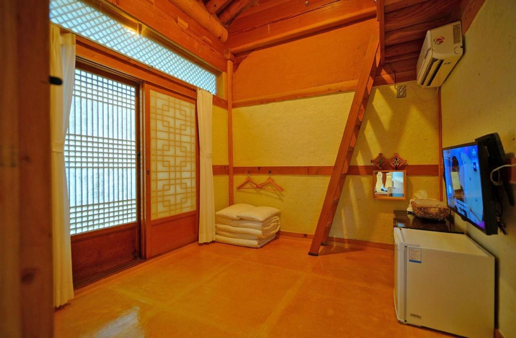Hanok Gotaek Goeul Jeonju Luaran gambar