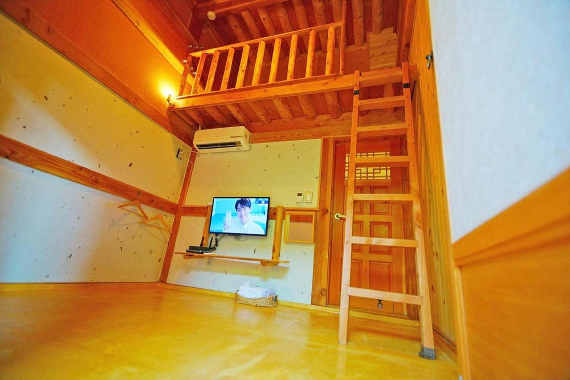Hanok Gotaek Goeul Jeonju Luaran gambar