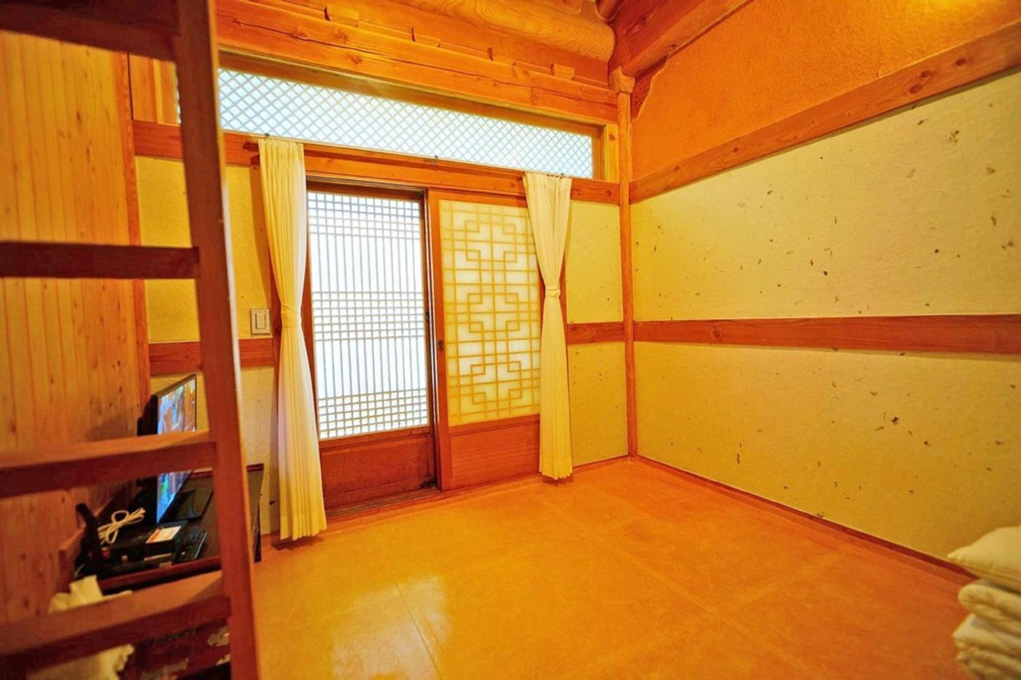Hanok Gotaek Goeul Jeonju Luaran gambar