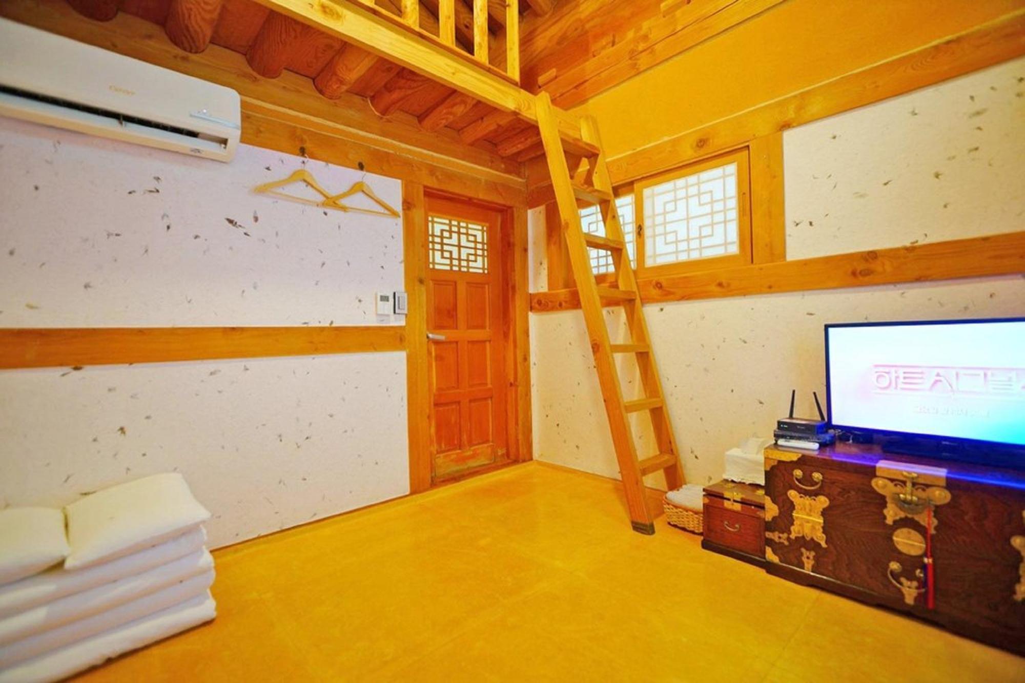 Hanok Gotaek Goeul Jeonju Luaran gambar
