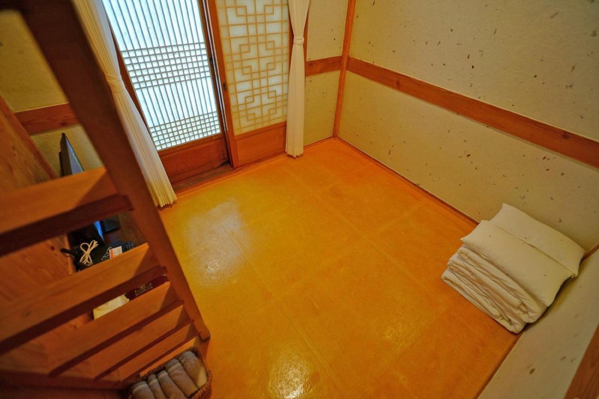 Hanok Gotaek Goeul Jeonju Luaran gambar